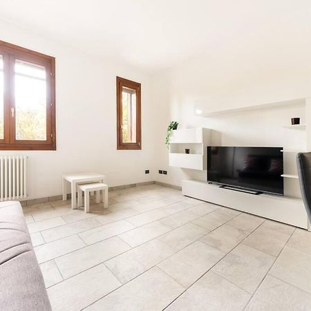 Appartamento Unico A Bologna Con 3 Camere E Parcheggio Gratuito Bolonha Exterior foto