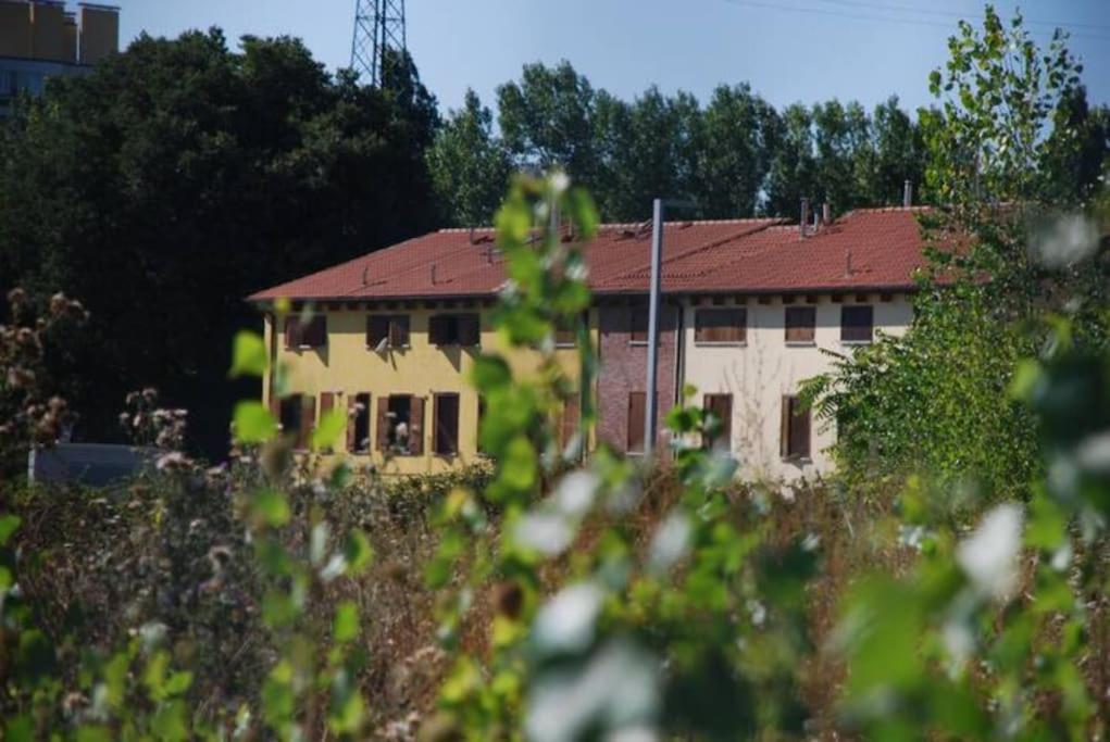 Appartamento Unico A Bologna Con 3 Camere E Parcheggio Gratuito Bolonha Exterior foto