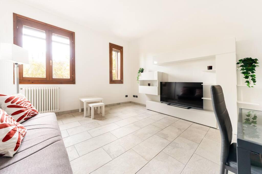 Appartamento Unico A Bologna Con 3 Camere E Parcheggio Gratuito Bolonha Exterior foto