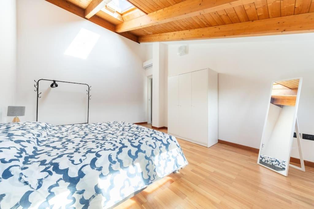 Appartamento Unico A Bologna Con 3 Camere E Parcheggio Gratuito Bolonha Exterior foto