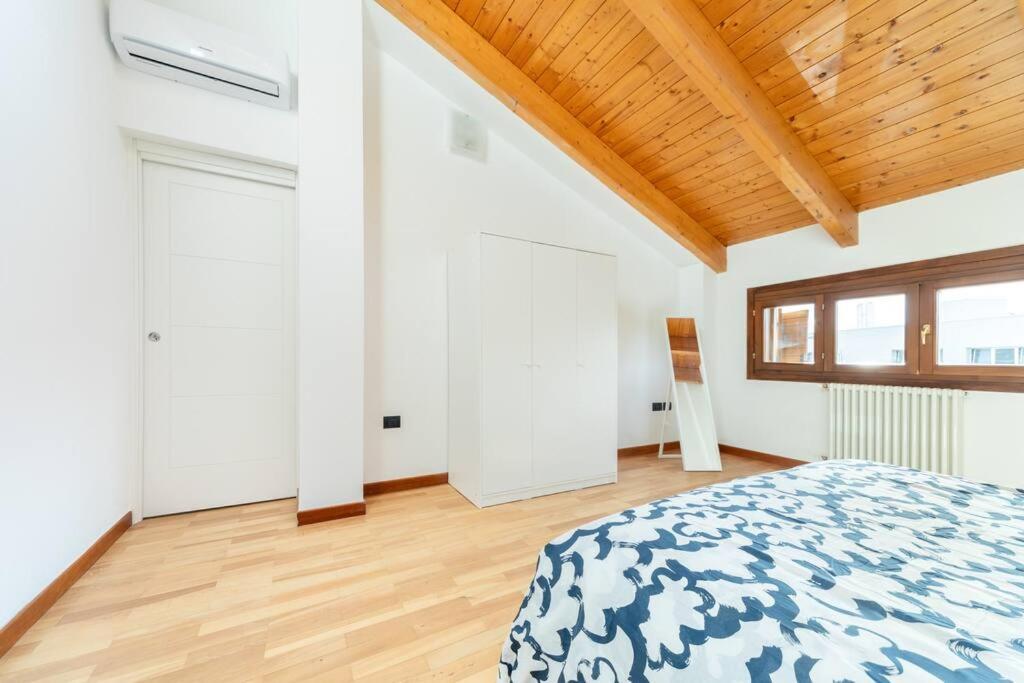 Appartamento Unico A Bologna Con 3 Camere E Parcheggio Gratuito Bolonha Exterior foto